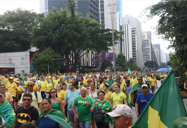 Brasileiros divisão