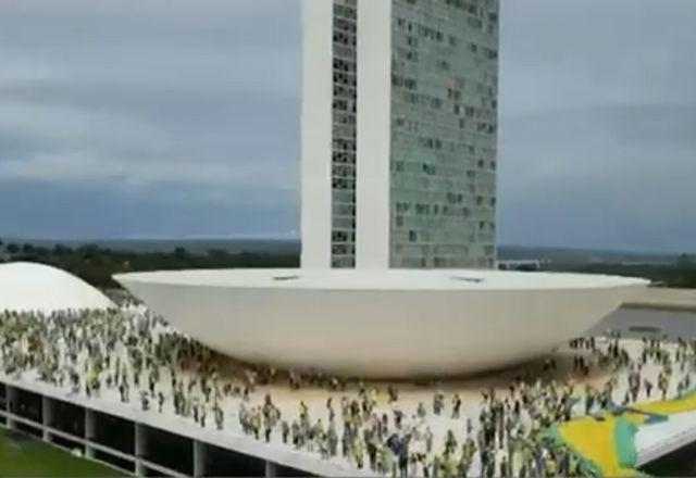 atos golpistas no congresso nacional em 8 de janeiro