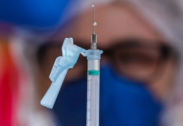 Desde 2020, no Brasil, foram registrados mais de 38 milhões de casos de covid-19 e 713 mil mortes causadas pela doença | Fabio Rodrigues Pozzebom/Agência Brasil