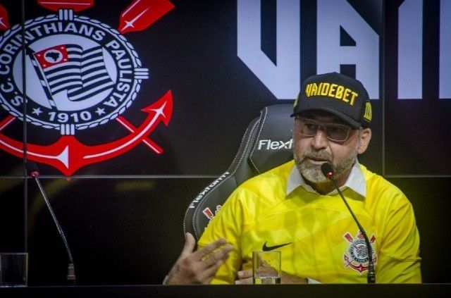 Conselho Deliberativo do Corinthians aprova impeachment do presidente Augusto Melo