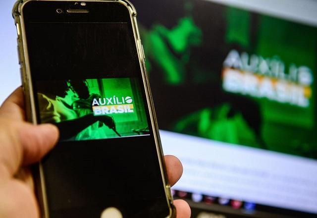 Ministério da Cidadania diz ter zerado fila do Auxílio Brasil Ministério da Cidadania diz ter zerado fila do Auxílio Brasil