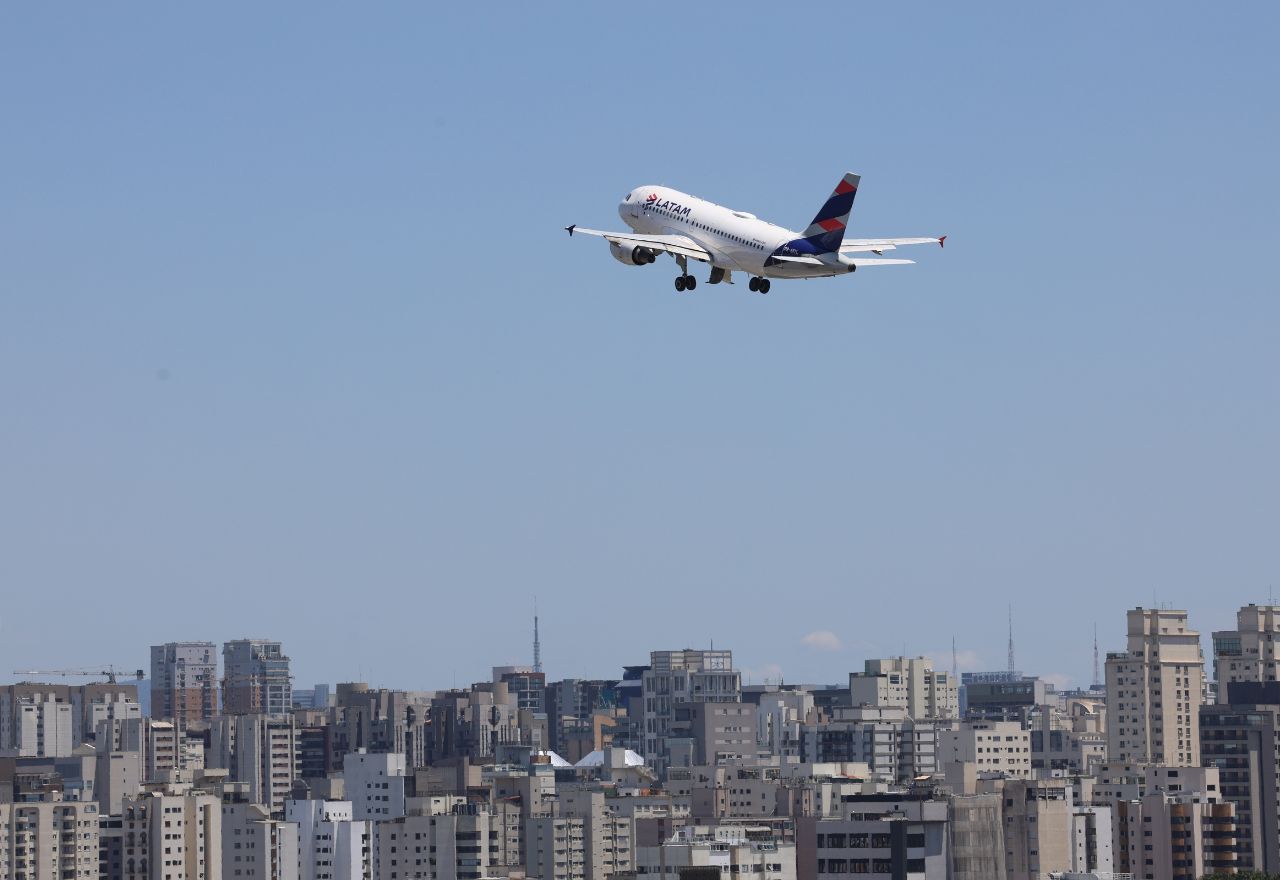 Governo decidiu zerar imposto sobre querosene de aviação para conter alta das passagens aéreas | Rovena Rosa/Agência Brasil