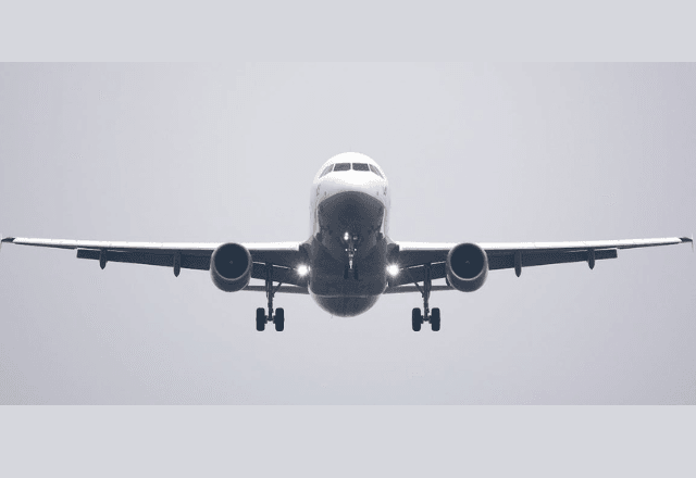 Avião no céu | Pexels