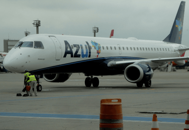 Azul encerra operações em 14 cidades | Marco Aurélio Esparz/Wikimedia Commons