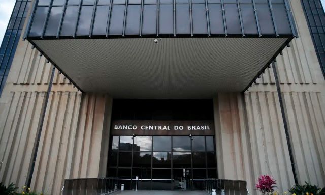 Copom eleva Selic e taxa básica de juros vai a 11,25%
