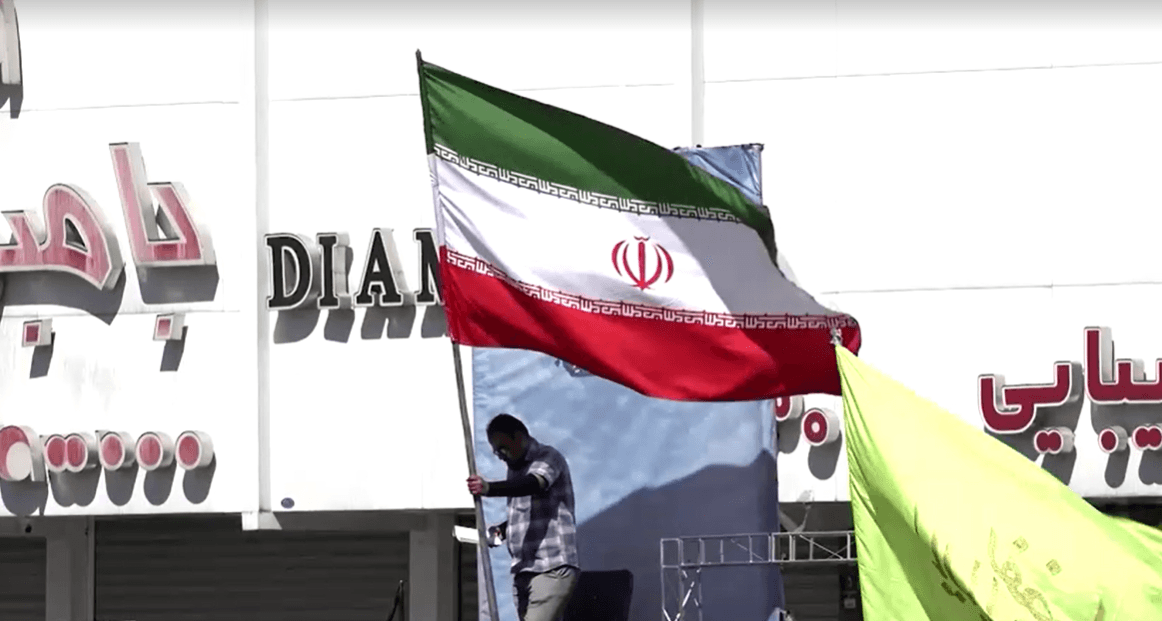 Imagem da notícia: Iranianos recebem com cautela o acordo com os EUA Imagem da notícia: Iranianos recebem com cautela o acordo com os EUA