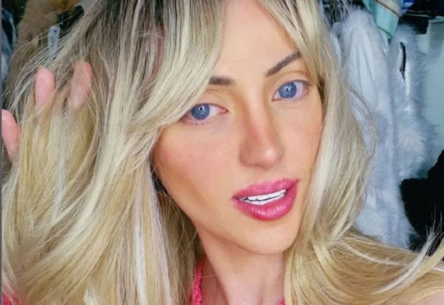 MP determina exumação do corpo da influenciadora "Barbie Humana" para novos exames periciais