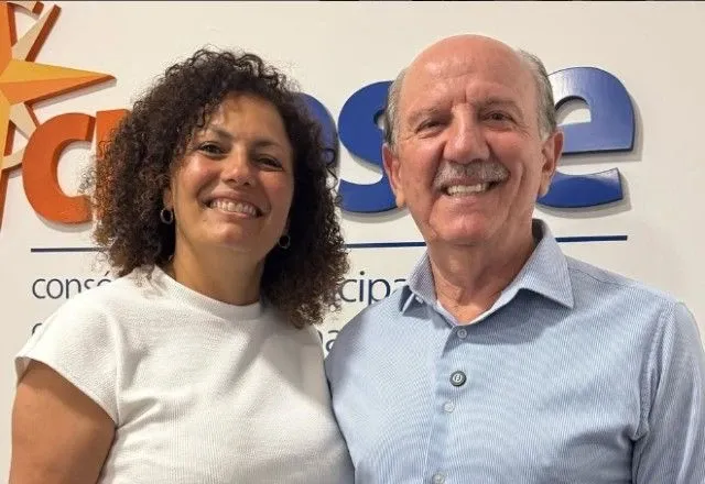 José Roberto Piteri (Republicanos), e de sua vice-prefeita, Cláudia Aparecida Afonso Marques (PSB) | Reprodução