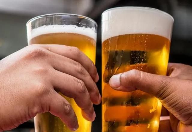 Consumo de bebidas deve crescer 5% com festas de Carnaval Consumo de bebidas deve crescer 5% com festas de Carnaval