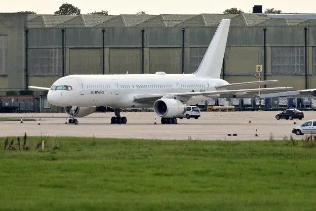 Aeronave militar dos EUA que pousou em Porto Alegre trazia diplomatas, diz PF
