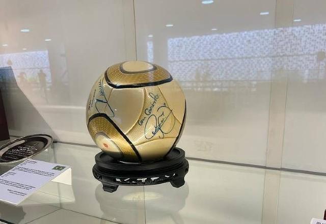 bola autogradada por neymar