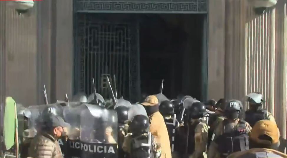 Golpe de Estado na Bolívia: exército invade sede do governo | Reprodução/Twitter