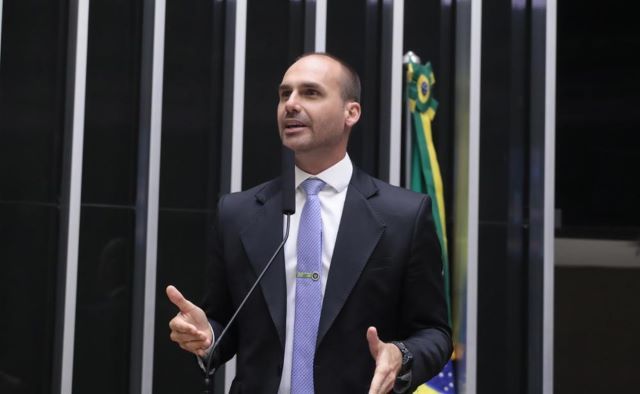 O deputado Eduardo Bolsonaro na tribuna da Câmara (Bruno Spada/Câmara dos Deputados)