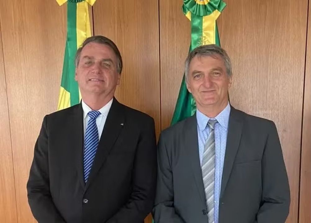 Jair Bolsonaro e o irmão, Renato | Reprodução/Facebook
