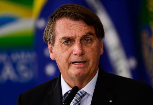 Bolsonaro defende ações na economia: "fizemos muito pelo Brasil" Bolsonaro defende ações na economia: "fizemos muito pelo Brasil"