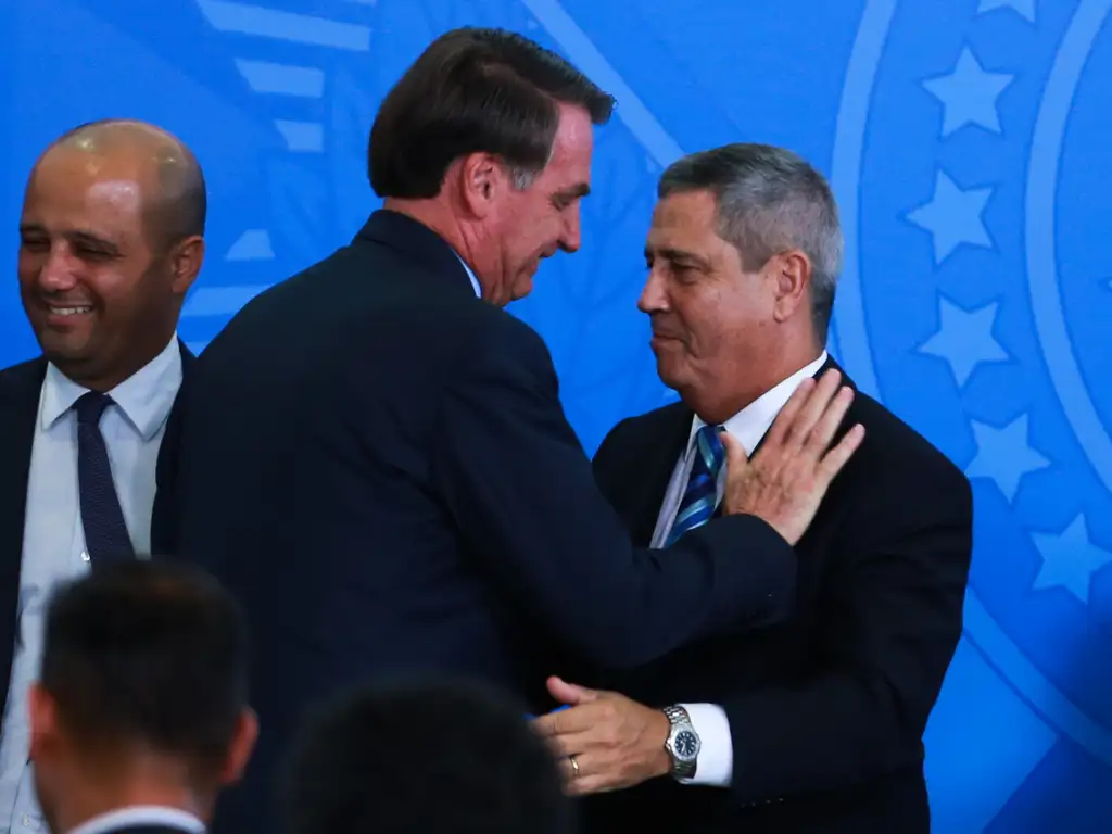 O ex-presidente Jair Bolsonaro e o ex-ministro e candidato à vice-presidência em 2022, Walter Braga Netto |Valter Campanato/Agência Brasil