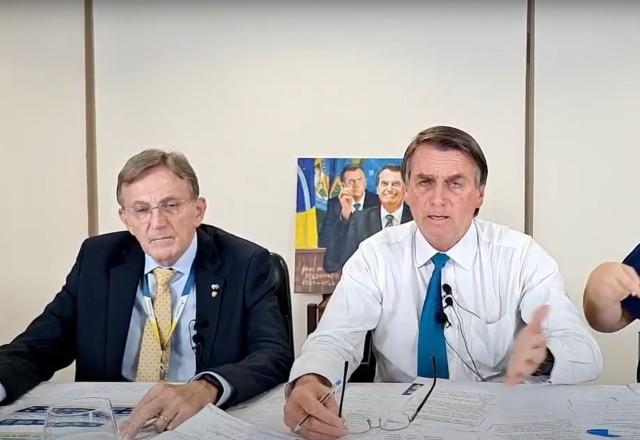 bolsonaro durante live