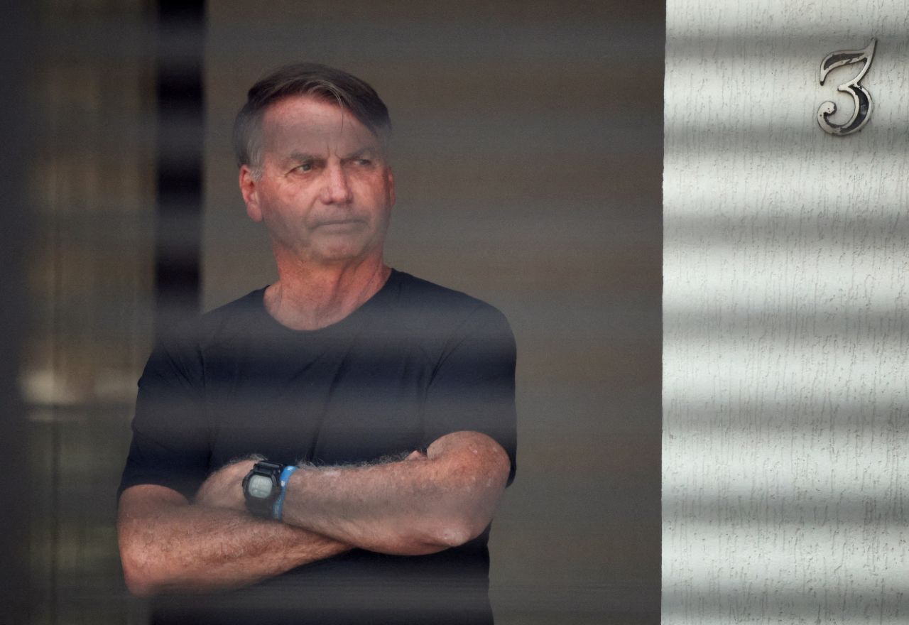 Ex-presidente Jair Bolsonaro (PL) cumpria prisão domiciliar em Brasília | Reuters/Adriano Machado