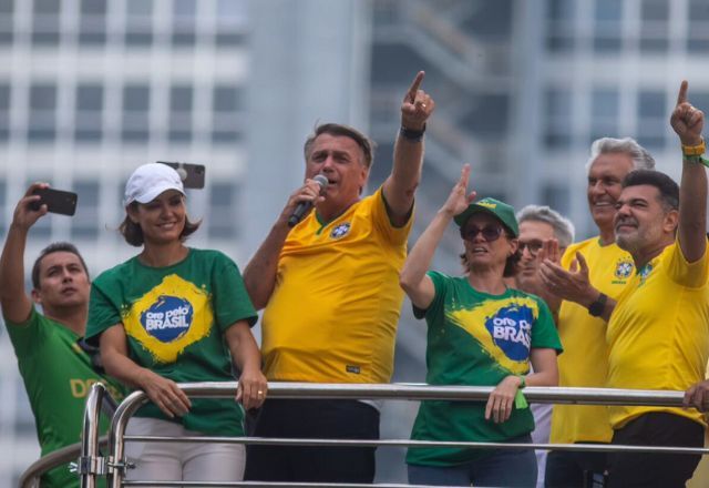 O ex-presidente Jair Bolsonaro em ato na Avenida Paulista neste domingo (25/2). Foto: Taba Benedicto/Estadão Conteúdo