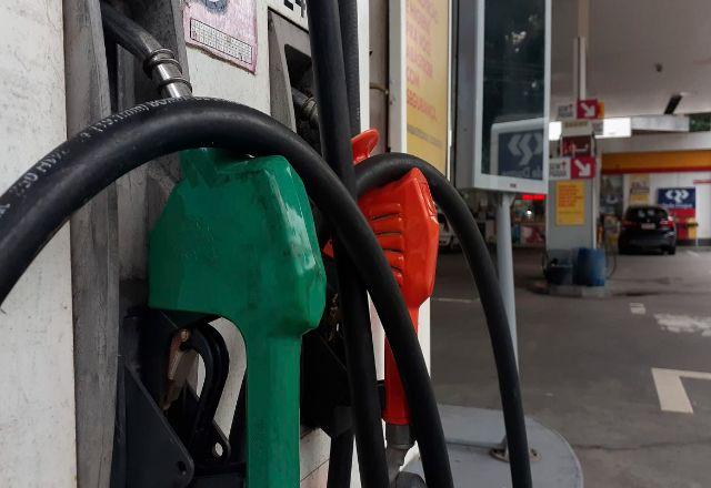 bomba de gasolina em posto