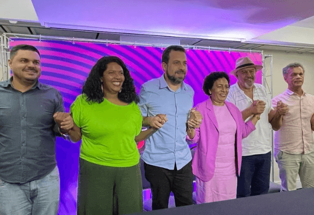 Representantes de partidos que apoiam a pré-candidatura de Guilherme Boulos (PSOL-SP) | Reprodução/Instagram @deboralimamtst
