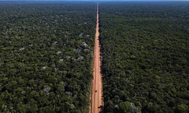 A BR-319 é uma rodovia que liga Manaus (AM) a Porto Velho (RO) e corta cerca de 850 km de floresta amazônica | Divulgação/Dnit