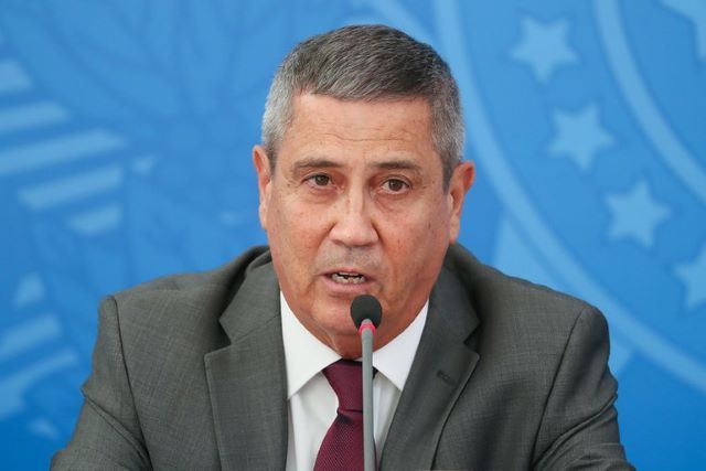 Defesa pede que Moraes reconsidere prisão de Braga Netto