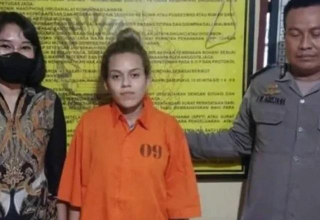 brasileira presa na indonesia