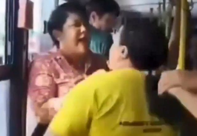 Mulher não cede banco de ônibus para criança com autismo