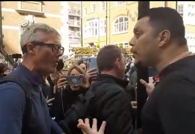 britanico discute com bolsonaristas