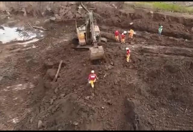 buscas por vitimas em brumadinho