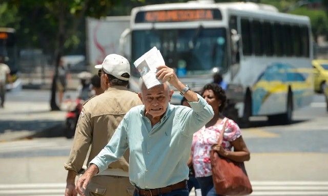 São Paulo e Rio de Janeiro registram recordes de calor nesta segunda-feira (17)