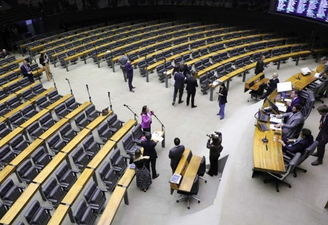 A desoneração permite que os setores beneficiados paguem alíquotas de 1% a 4,5% sobre a receita bruta em vez de 20% sobre a folha de pagamento | Mario Agra/Câmara dos Deputados