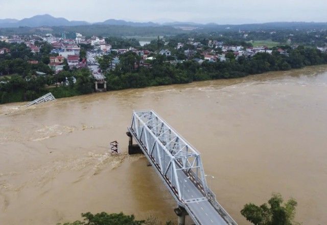 Ponte que desabou no Vietnã | Reprodução/AP News/Bui Van Lanh