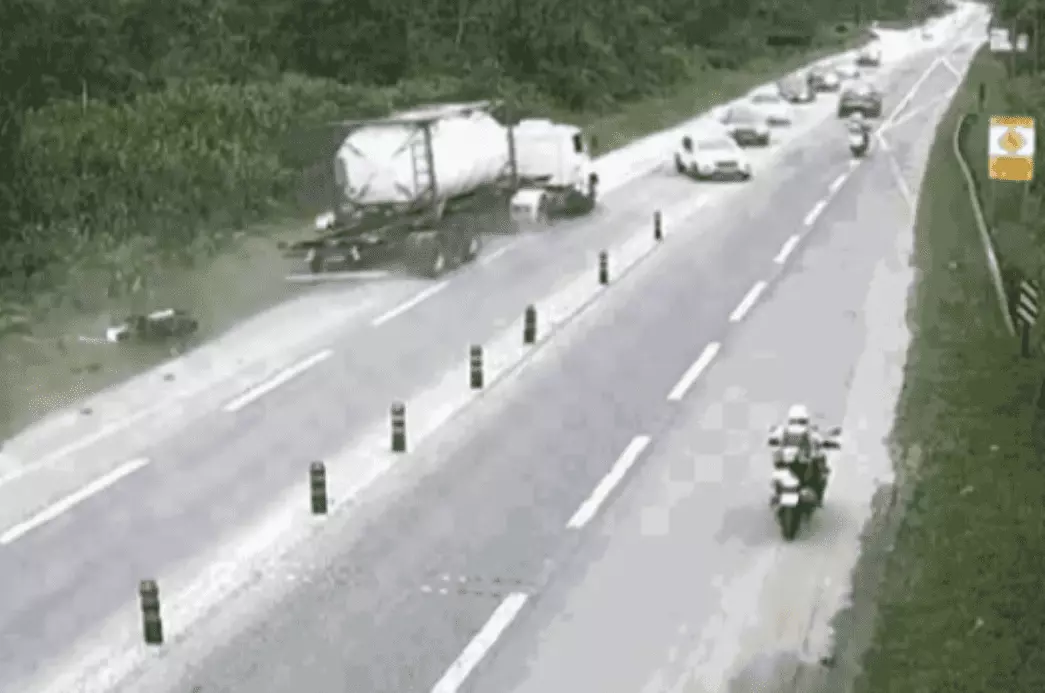 Motorista embriagado atropelou e matou motociclista. Reprodução/Circuito de Segurança