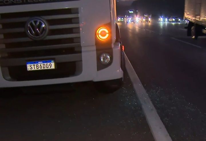 Caminhoneiro morre atropelado na rodovia dos Bandeirantes, em São Paulo