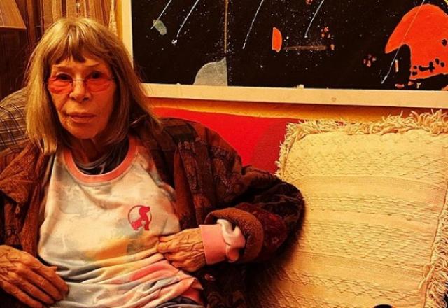 Cantora Rita Lee é diagnosticada com tumor no pulmão Cantora Rita Lee é diagnosticada com tumor no pulmão