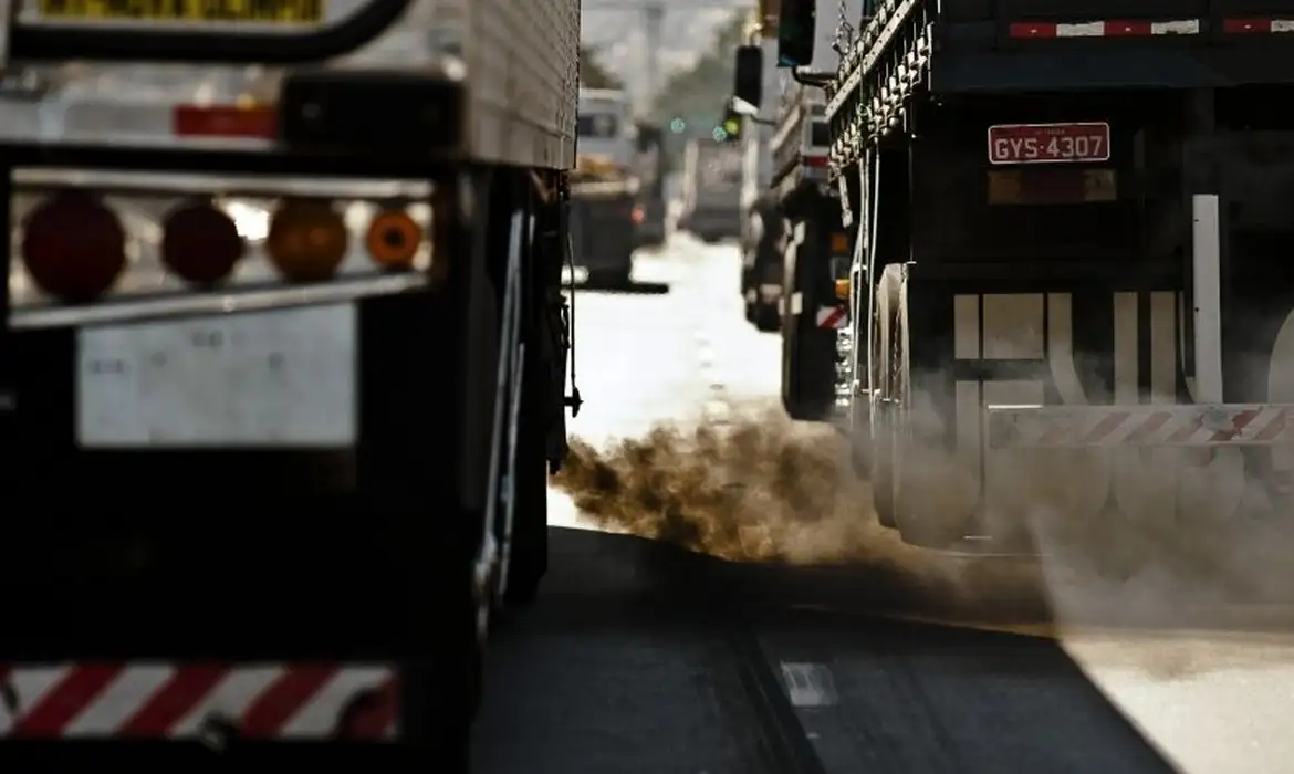 Mercado de carbono visa compensar as emissões de gases poluentes, ligados ao efeito estufa | Arquivo/Agência Brasil