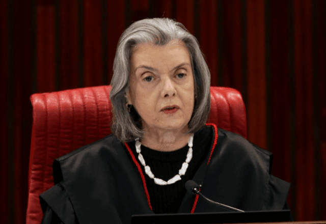 Presidente do TSE exalta democracia e pede a eleitores "tranquilidade" e "seriedade" para votar neste domingo Presidente do TSE exalta democracia e pede a eleitores "tranquilidade" e "seriedade" para votar neste domingo