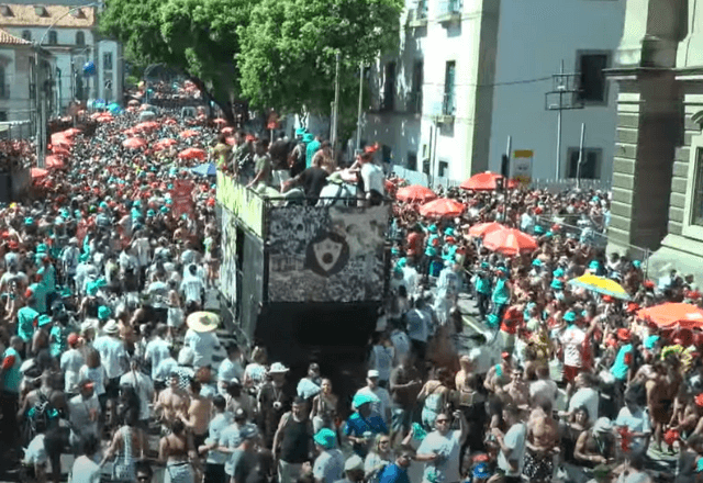 Aglomerações no Carnaval pode ser uma das causas do aumento dos casos / Reprodução SBT
