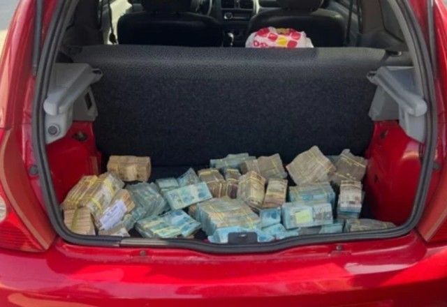 Carro onde foi encontrado o dinheiro pertence à falecida mãe do prefeito de São Luís | Divulgação/Polícia Militar