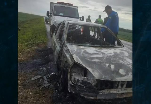 carro queimado