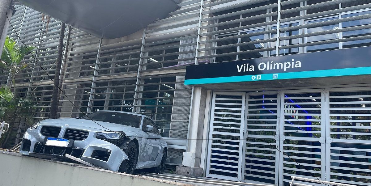 Motorista perde controle e quase entra em estação de trem. | SBT