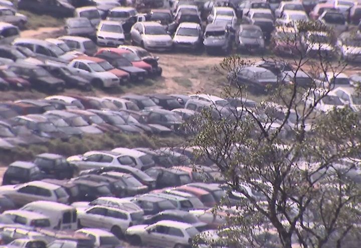 Ministério Público vai apurar "cemitério de carros" após denúncia do Primeiro Impacto