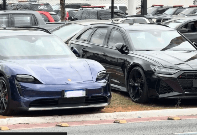 Carros de luxo apreendidos durante operação contra lavagem de dinheiro | Divulgação SSP