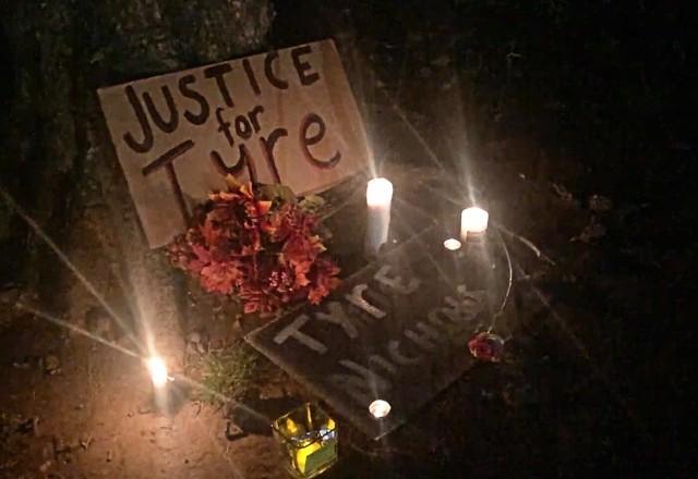 EUA: jovem negro morre 3 dias após ser espancado por policiais EUA: jovem negro morre 3 dias após ser espancado por policiais