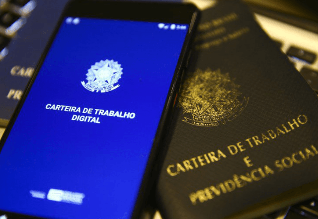 Consulta ao abono salarial gera 7,3 milhões de acessos à Carteira de Trabalho Digital no primeiro dia