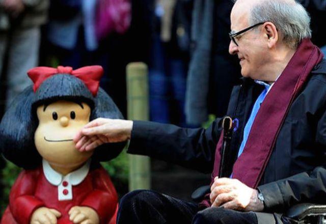 cartunista quino e uma estatua da mafalda em buenos aires