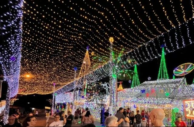 Casa mais iluminada do Brasil está pronta para o Natal