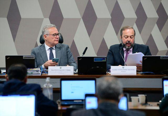 Comissão de Constituição e Justiça do Senado analisa a PEC da Transição Comissão de Constituição e Justiça do Senado analisa a PEC da Transição